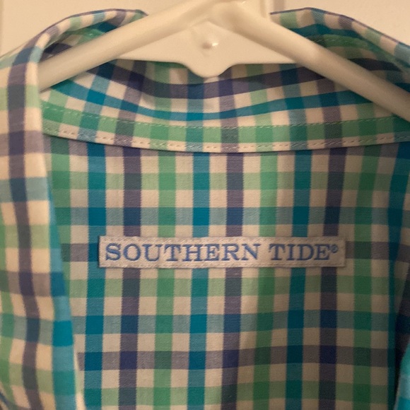 Men’s southern tide L dress shirt; button down - Picture 3 of 3